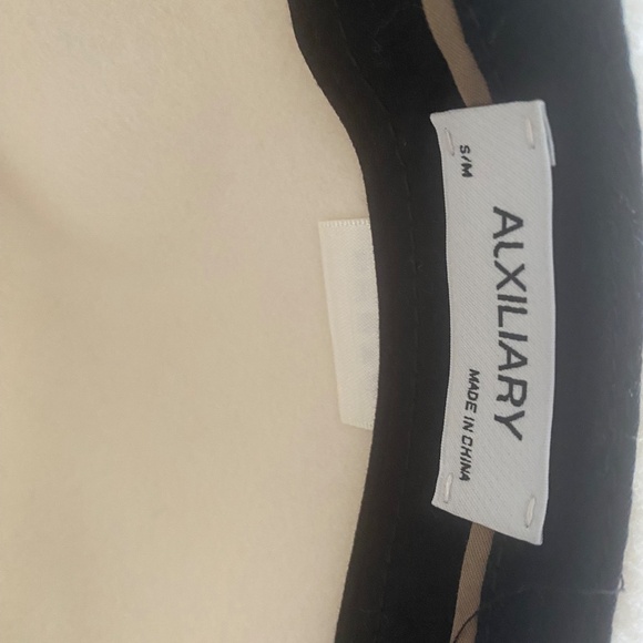 Never Worn Aritzia Auxiliary Fedora (S/M) - Picture 3 of 4